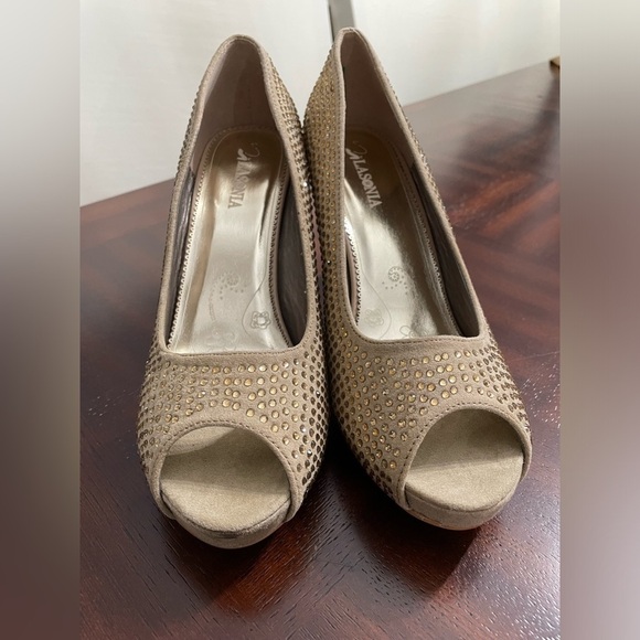 Lasonia Shoes - Lasonia women’s peep toe tan Rhinestone sparkly pump heels size 7.5